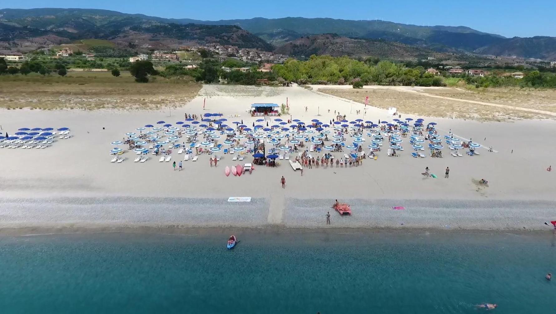 Club Esse Aquilia Beach Village Badolato Marina Exterior photo